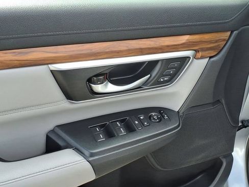 Used 2018 Honda CR-V Touring image 11