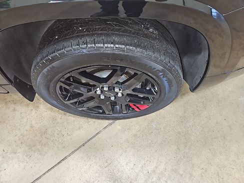 Used 2024 Chevrolet Traverse Premier w/ Redline Edition image 12