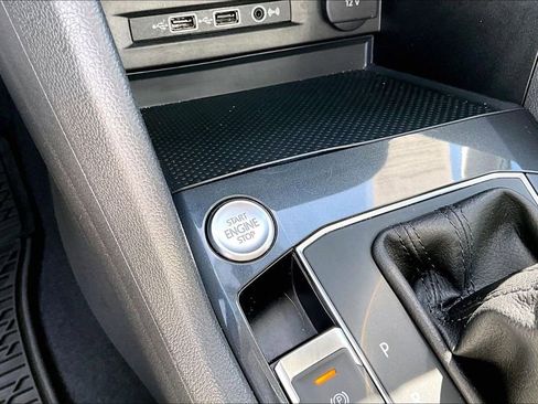 Used 2019 Volkswagen Tiguan SE w/ Panoramic Sunroof Package AWD/4WD image 29