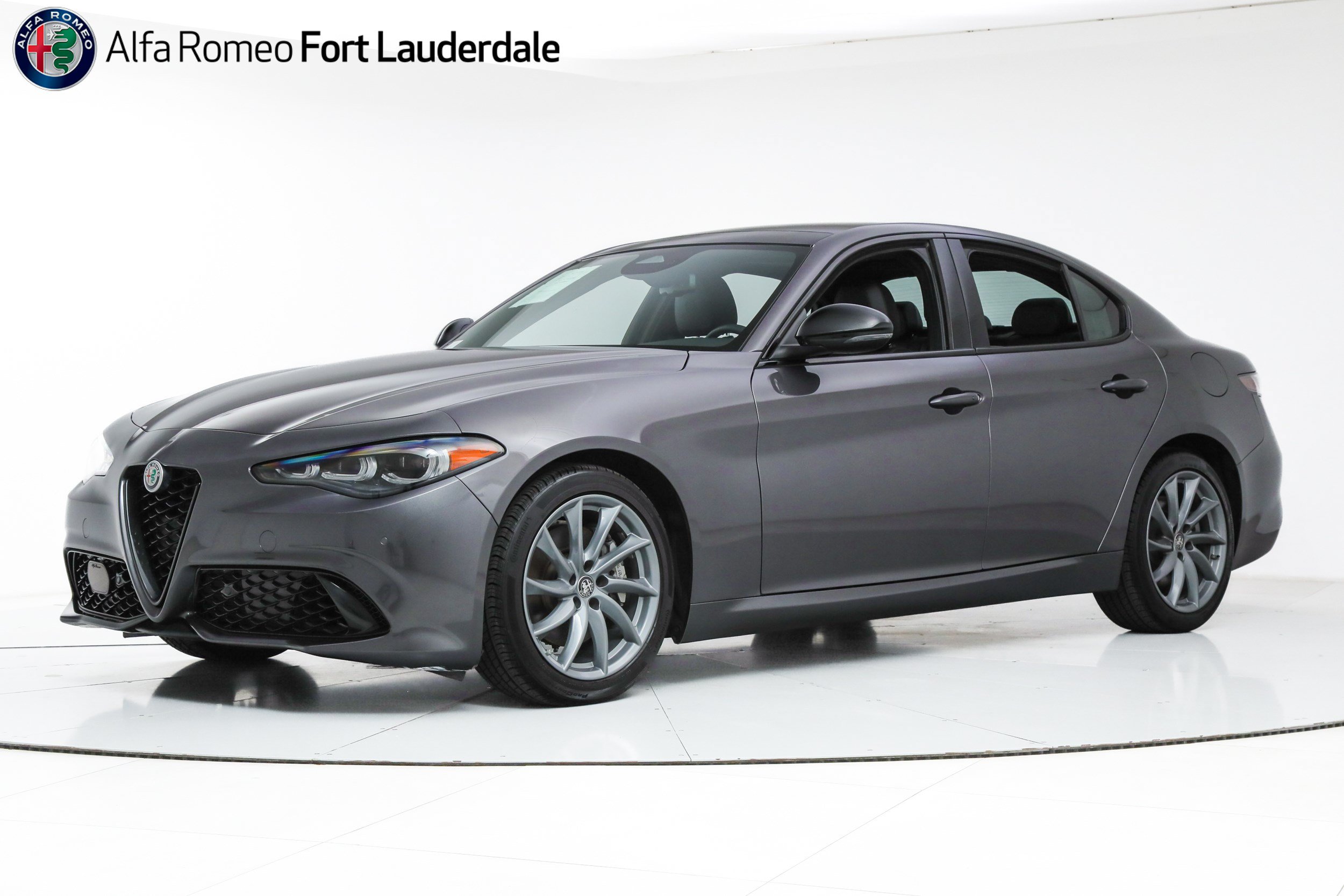 Used 2025 Alfa Romeo Giulia w/ Driving Assist Package RWD image 1