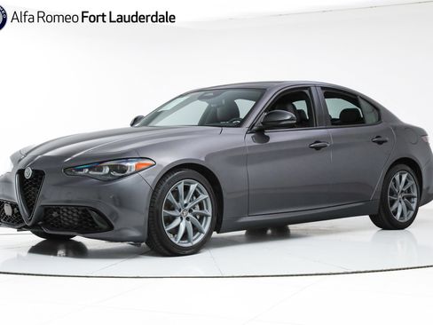 Used 2025 Alfa Romeo Giulia w/ Driving Assist Package image 1