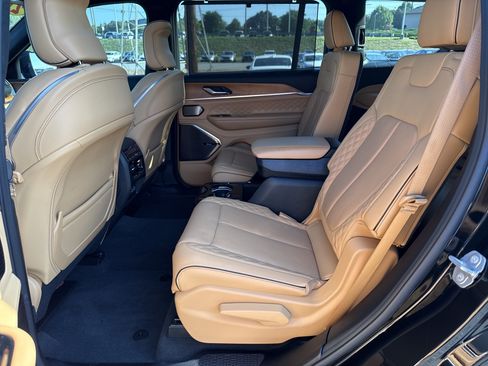 Used 2021 Jeep Grand Cherokee L Summit AWD/4WD image 31