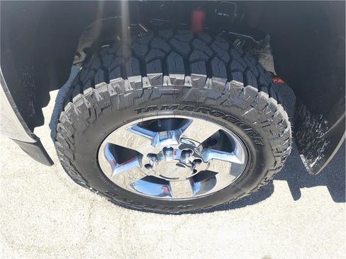 Used 2015 GMC Sierra 2500 SLT w/ Duramax Plus Package AWD/4WD image 20
