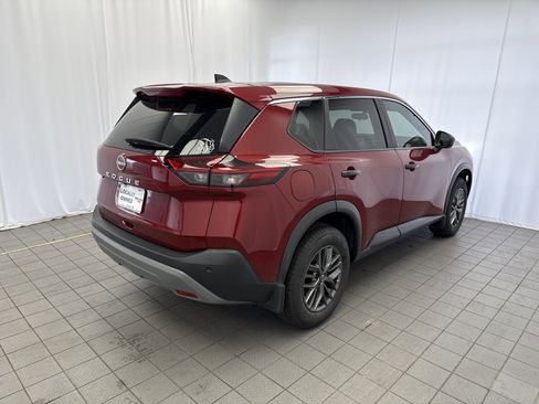 Used 2023 Nissan Rogue S image 4