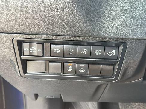 Used 2024 Toyota Tundra Limited AWD/4WD image 21