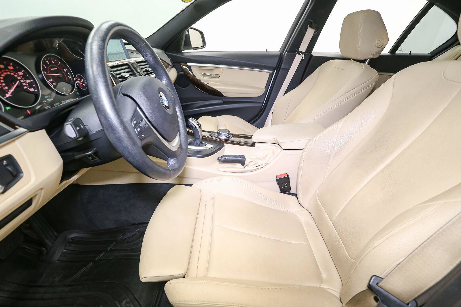 Used 2018 BMW 330i xDrive Sedan AWD/4WD image 41