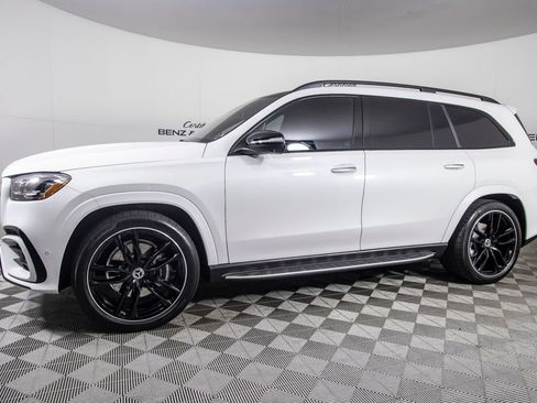 Used 2026 Mercedes-Benz GLS 580 4MATIC image 10