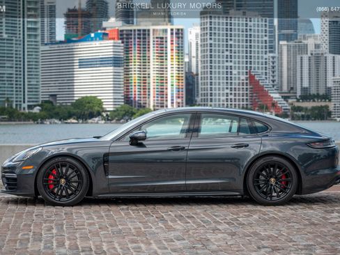 Used 2022 Porsche Panamera GTS image 11