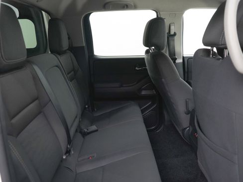 Used 2024 Nissan Frontier SV w/ Technology Package image 12