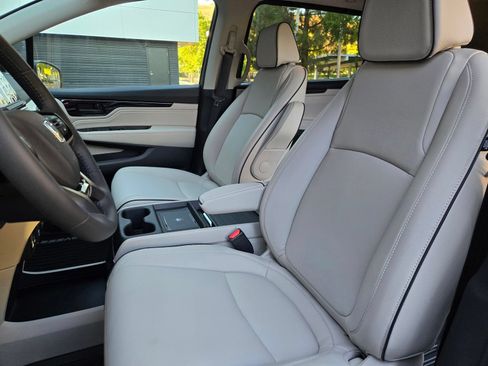 New 2026 Honda Odyssey Touring image 19
