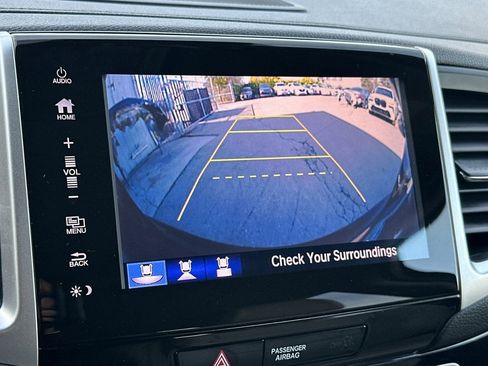 Used 2017 Honda Pilot Touring image 26