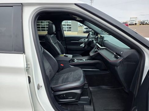 Used 2025 Ford Explorer ST AWD/4WD image 16