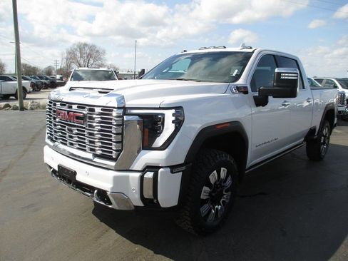 Used 2024 GMC Sierra 2500 Denali w/ Max Trailering Package image 14