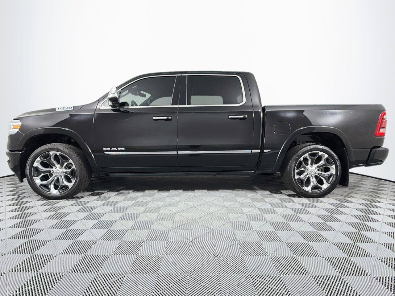 Used 2022 RAM 1500 Limited AWD/4WD image 7