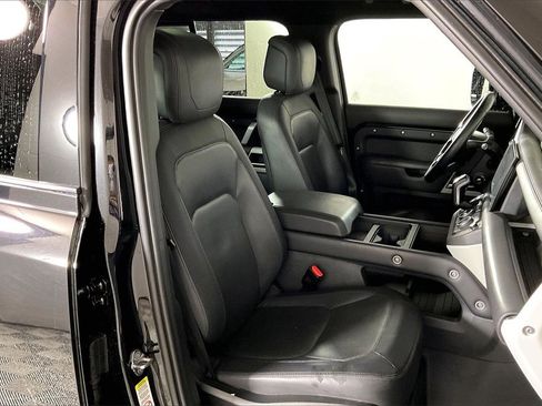 Used 2023 Land Rover Defender 110 X-Dynamic SE image 6