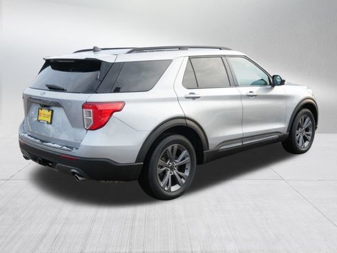 Certified 2023 Ford Explorer XLT w/ Equipment Group 202A image 7
