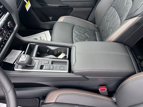 New 2026 Nissan Pathfinder Platinum FWD image 26