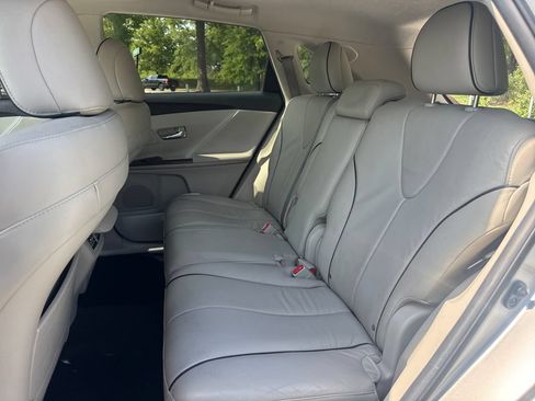 Used 2011 Toyota Venza AWD w/ Premium Pkg #2 image 31