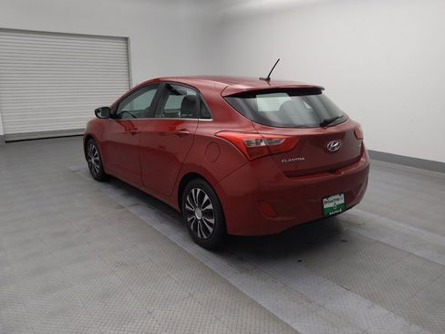 Used 2017 Hyundai Elantra GT image 5