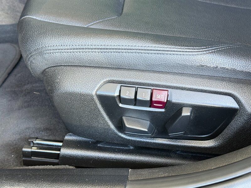 Used 2015 BMW 320i Sedan RWD image 19