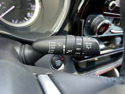 Used 2023 Toyota Highlander XSE FWD image 22