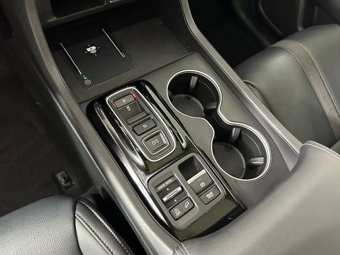 Used 2024 Honda Pilot Touring image 20