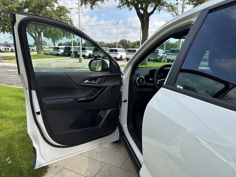 Used 2026 Chevrolet Equinox LT w/ Convenience Package II FWD image 23
