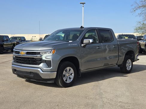 Used 2025 Chevrolet Silverado 1500 LT image 7