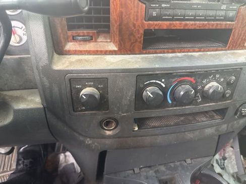 Used 2006 Dodge Ram 1500 Truck SLT w/ Quad Cab Big Horn Value Group image 9