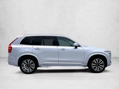 Used 2021 Volvo XC90 T5 Momentum w/ Protection Package Premier FWD image 5