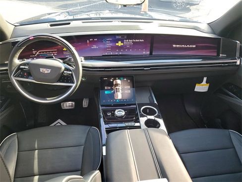 Certified 2025 Cadillac Escalade ESV Sport w/ Touring Package image 9
