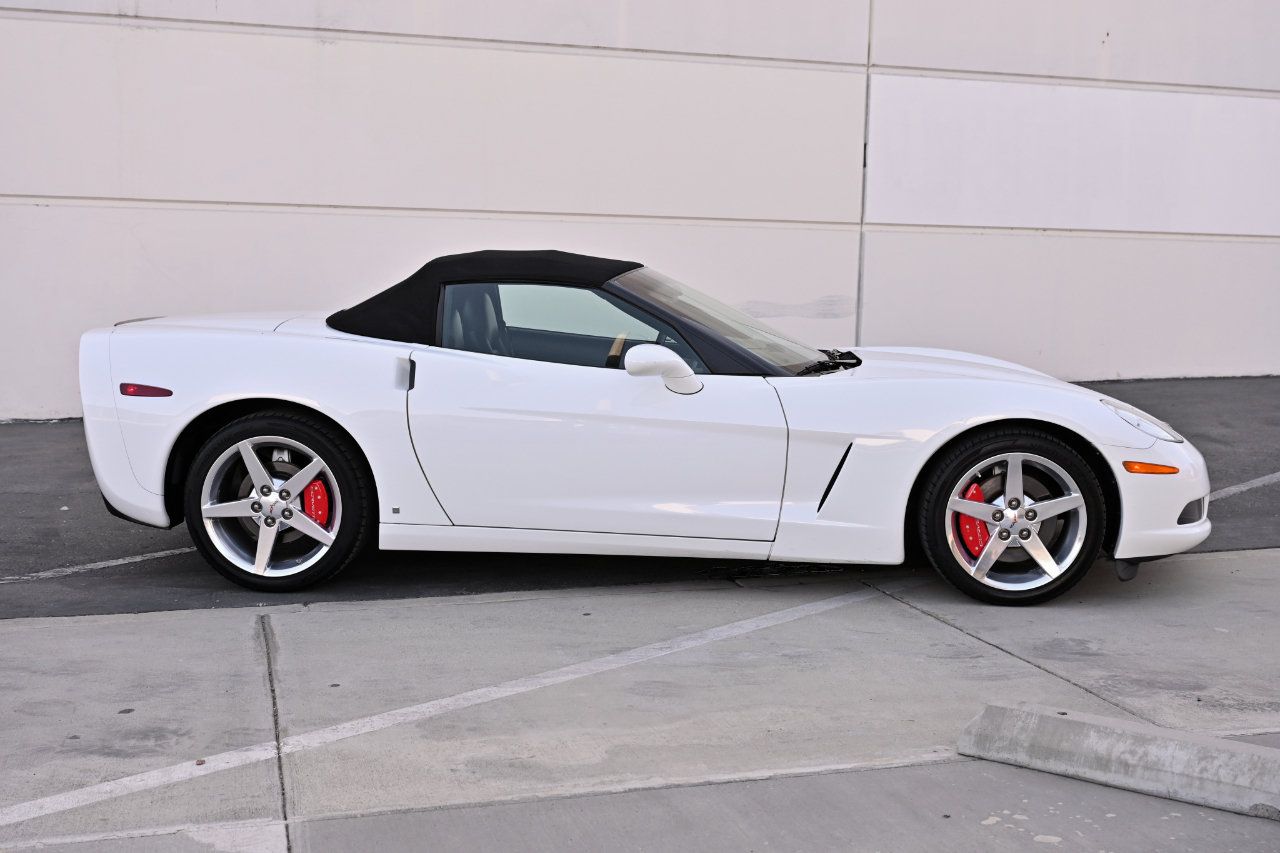Used 2006 Chevrolet Corvette Convertible w/ Preferred Equipment Group RWD image 9
