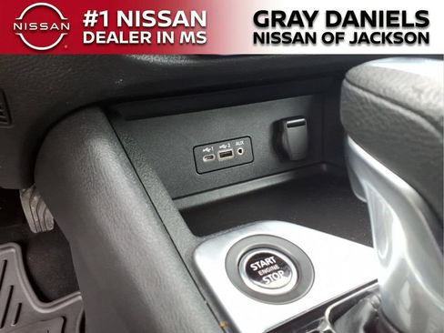 Used 2022 Nissan Sentra SV w/ All-Weather Package FWD image 18
