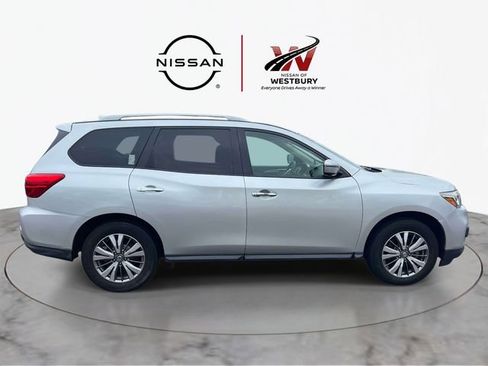 Used 2020 Nissan Pathfinder SL FWD image 5