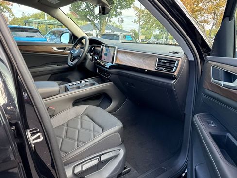 New 2026 Volkswagen Atlas SE image 15