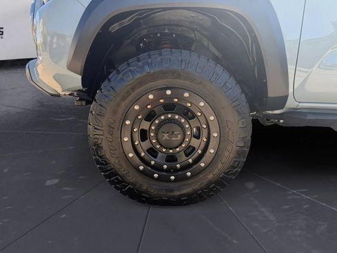 Used 2023 Toyota Tacoma TRD Off-Road w/ TRD Premium Off Road Package AWD/4WD image 28