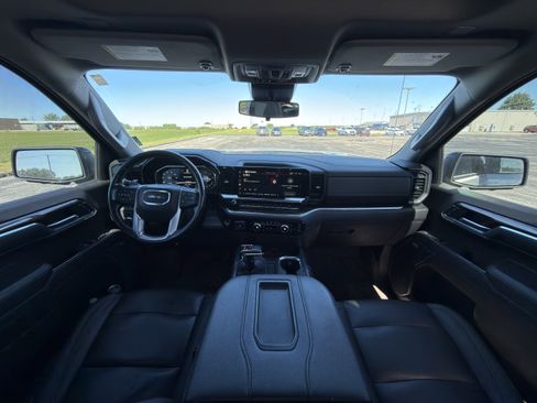 Used 2022 GMC Sierra 1500 Elevation w/ Elevation Premium Package AWD/4WD image 13
