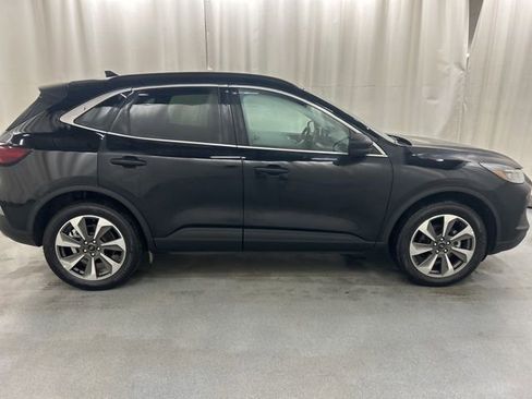 Used 2025 Ford Escape Platinum image 7