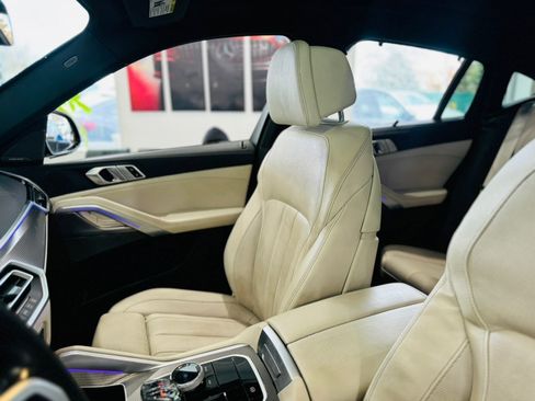 Used 2022 BMW X6 M50i w/ Executive Package image 16