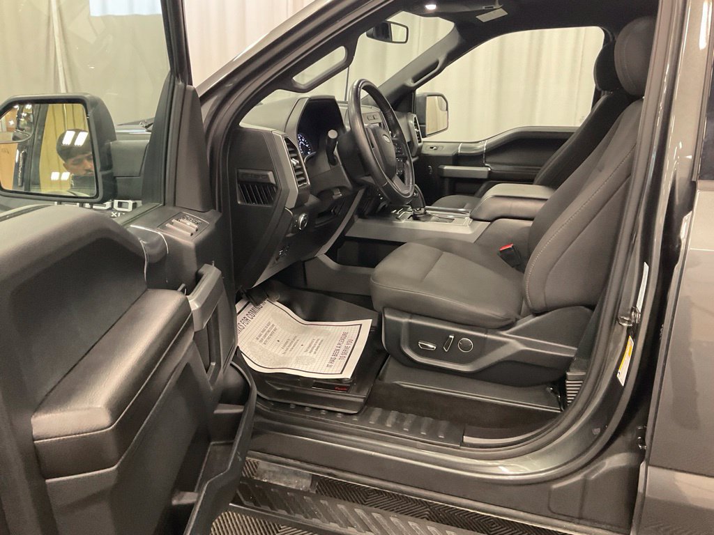 Used 2018 Ford F150 XLT w/ Equipment Group 302A Luxury AWD/4WD image 4