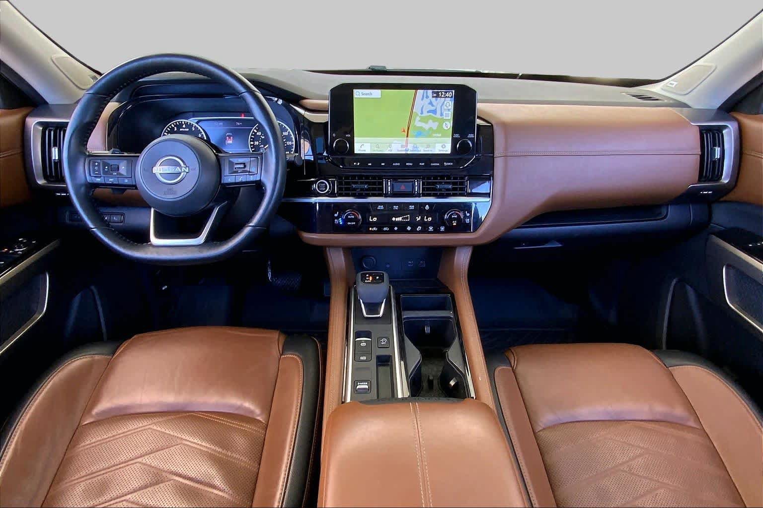 Used 2022 Nissan Pathfinder Platinum w/ Lighting Package (N93) FWD image 16