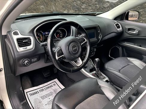 Used 2019 Jeep Compass Latitude w/ Popular Equipment Group AWD/4WD image 11