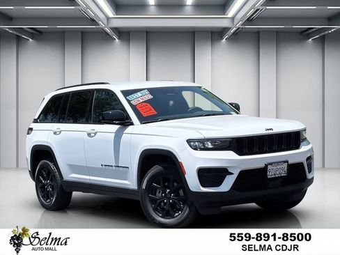 Used 2025 Jeep Grand Cherokee Altitude AWD/4WD image 1