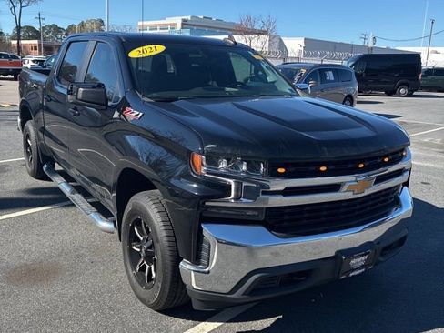 Used 2021 Chevrolet Silverado 1500 LT w/ Z71 Off-Road Package image 3