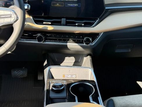 New 2026 Chevrolet Equinox ACTIV w/ Convenience Package III image 10