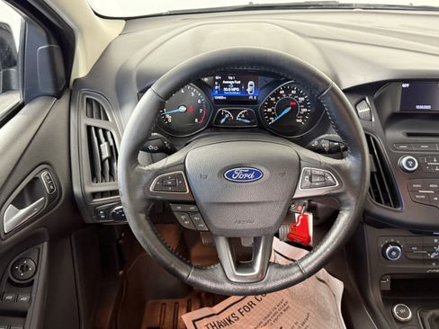 Used 2015 Ford Focus SE w/ SE Ecoboost Package image 11