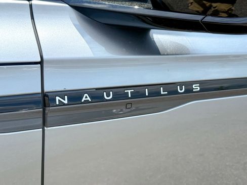 Used 2024 Lincoln Nautilus Reserve w/ Jet Appearance Package (87T) AWD/4WD image 7