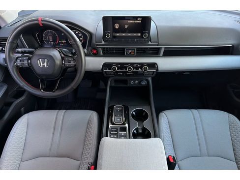 Used 2024 Honda Pilot LX image 15