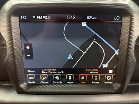 Used 2021 Jeep Gladiator Overland AWD/4WD image 22