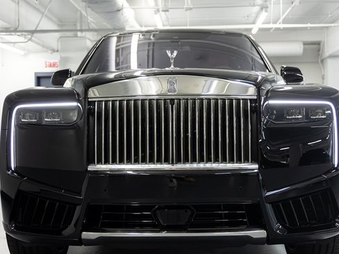 New 2026 Rolls-Royce Cullinan AWD/4WD image 9